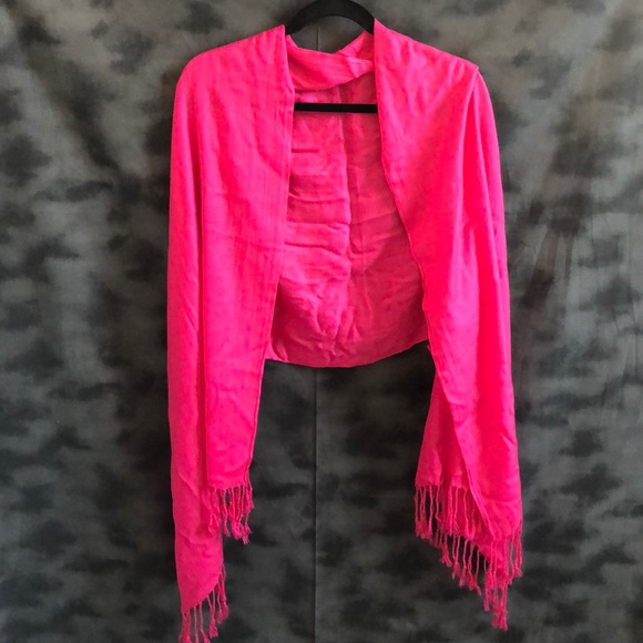 Accessories - Wrap around scarf/shawl